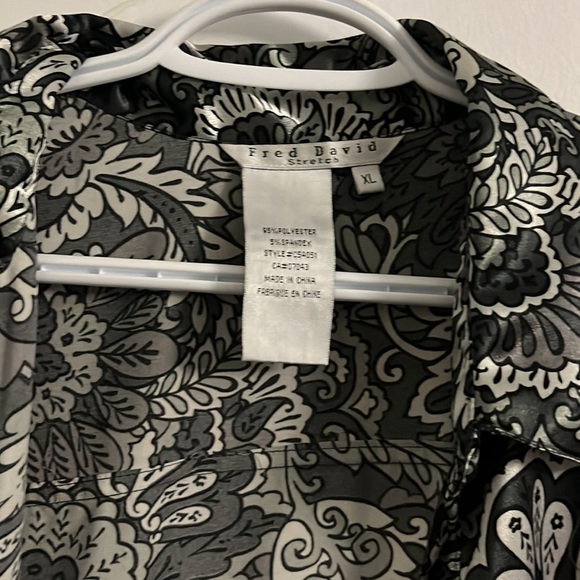 button up - Picture 3 of 4